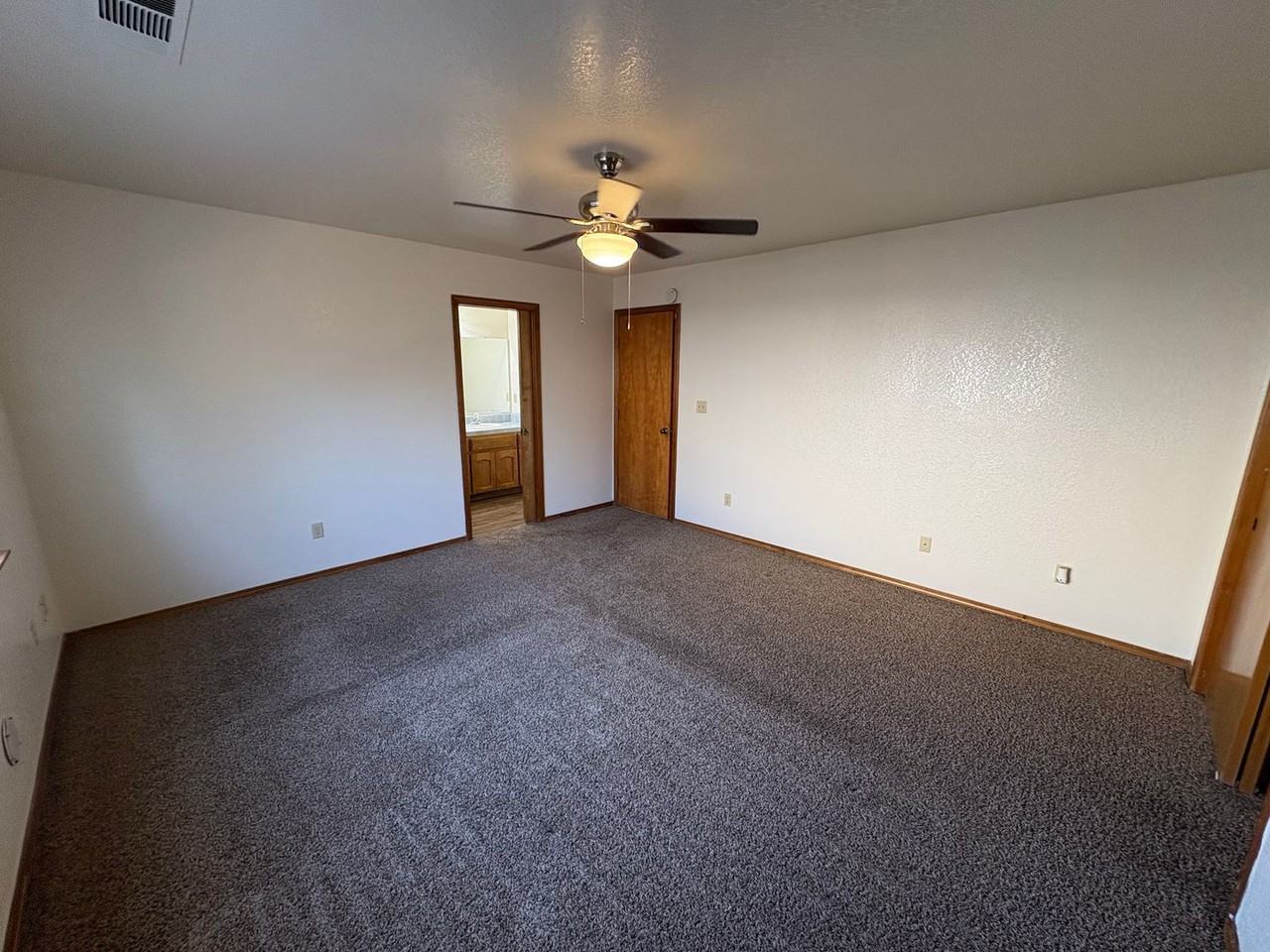 420 Benjamin Ct - Photo 7 of 30