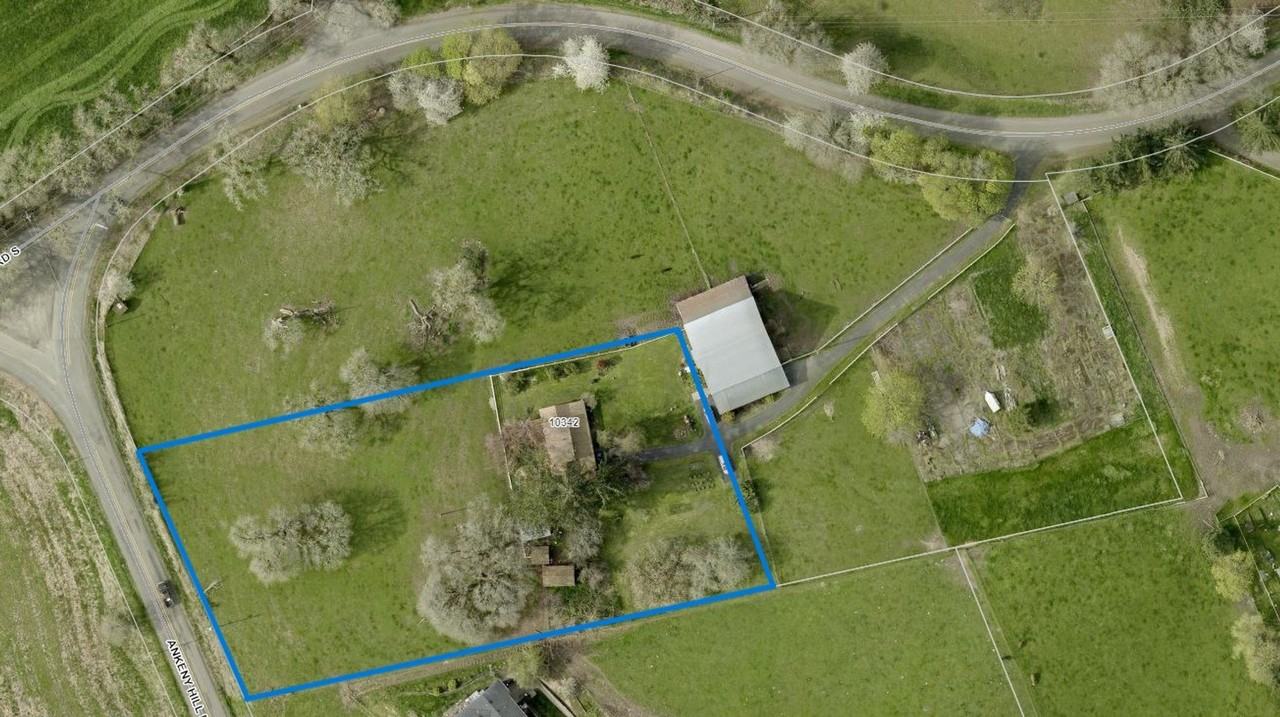 10342 Liberty Rd S - Photo 2 of 50