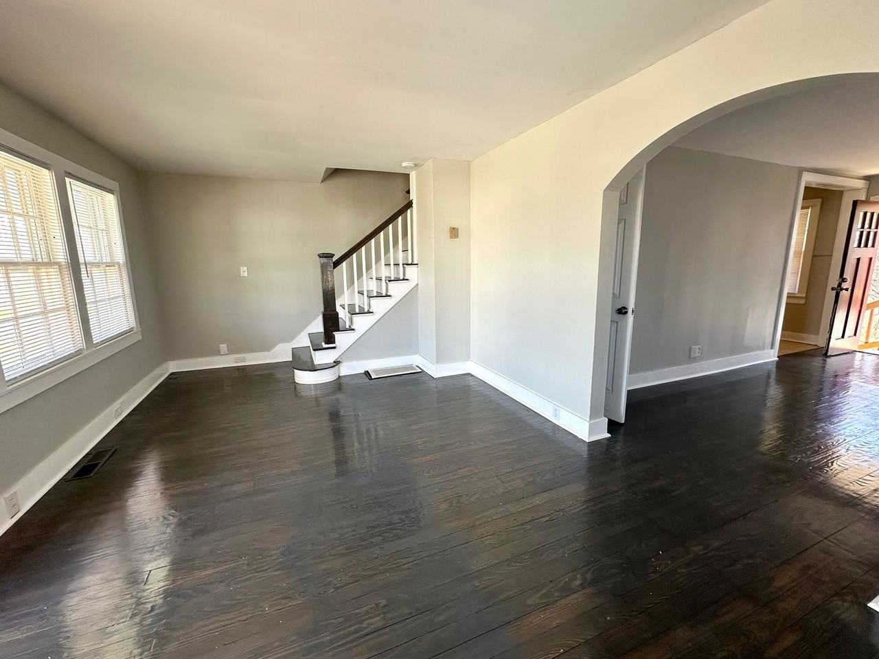 130 Orchard Dr - Photo 4 of 18