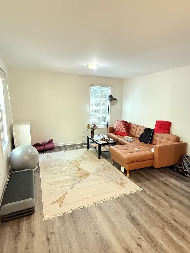 1673B S Milledge Ave - Photo 4 of 15