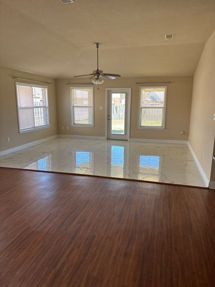 18128 Canal Junction Dr - Photo 3 of 16