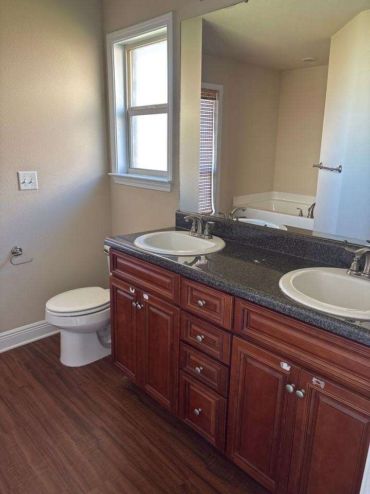 18128 Canal Junction Dr - Photo 5 of 16