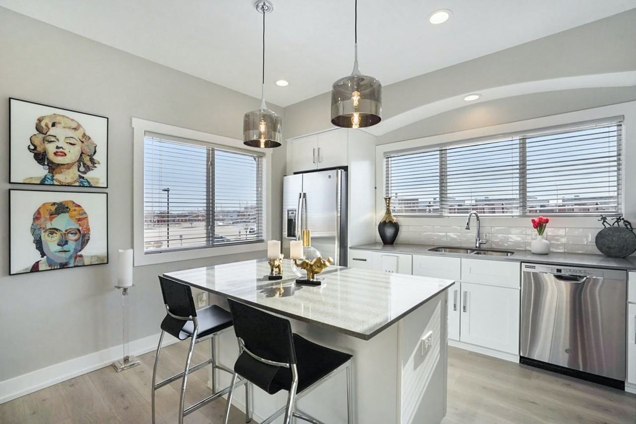 245 W Western Ave - Photo 3 of 18