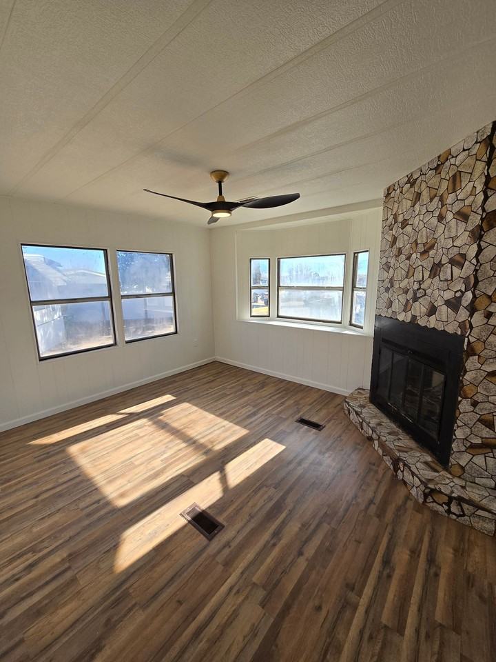 504 El Rio Ct Se - Photo 3 of 40