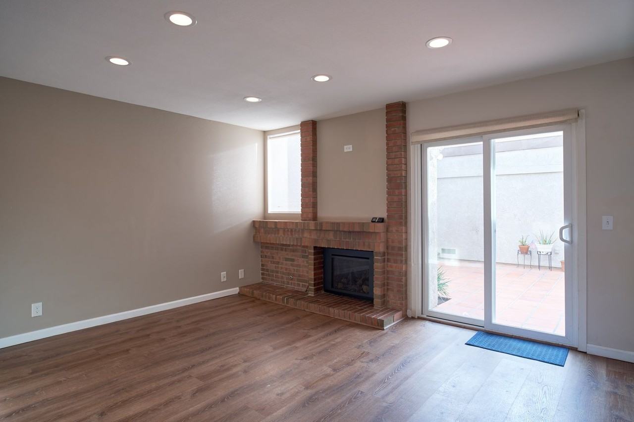 1217 Cobblestone Ln - Photo 4 of 17