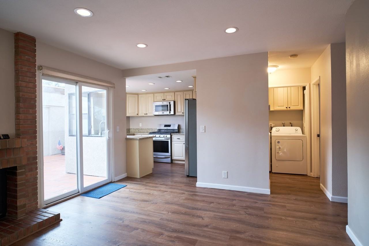 1217 Cobblestone Ln - Photo 5 of 17