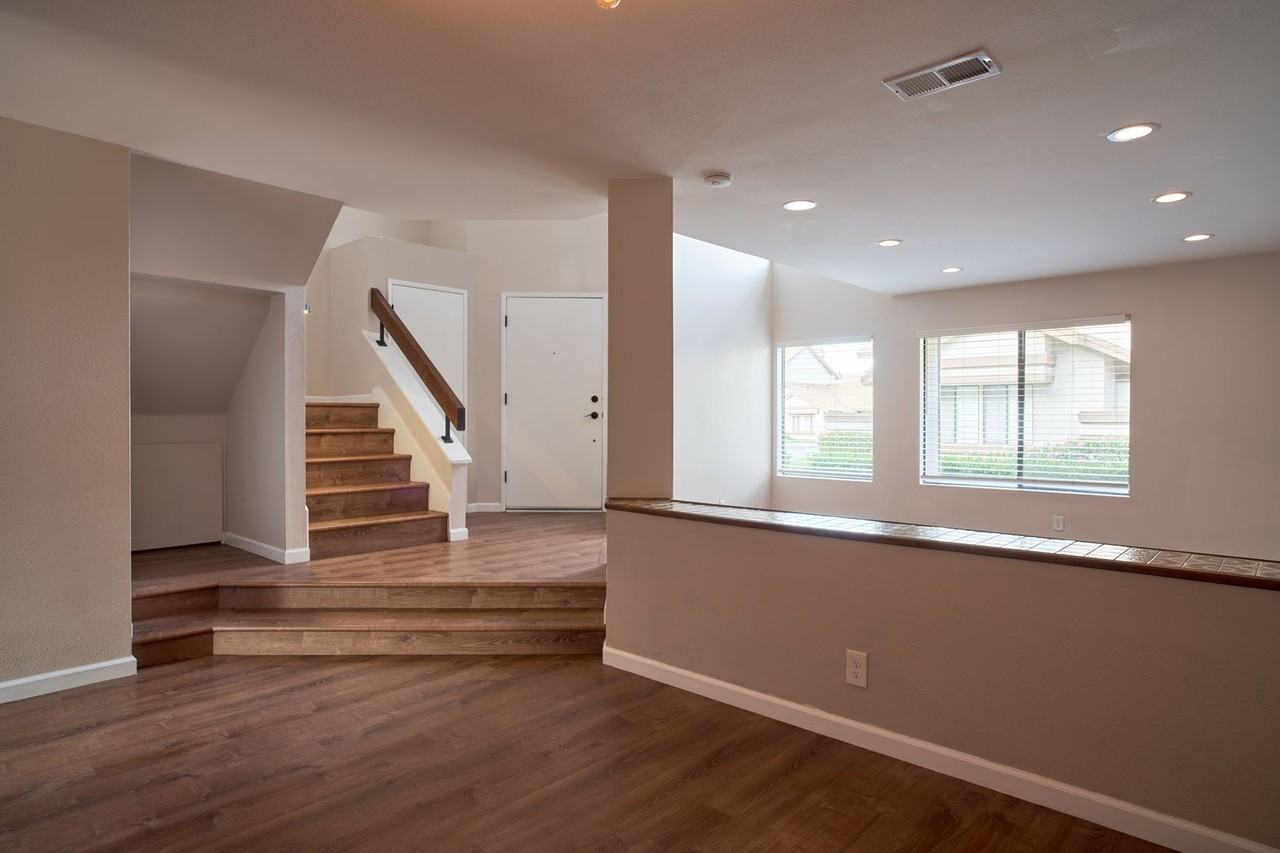 1217 Cobblestone Ln - Photo 7 of 17