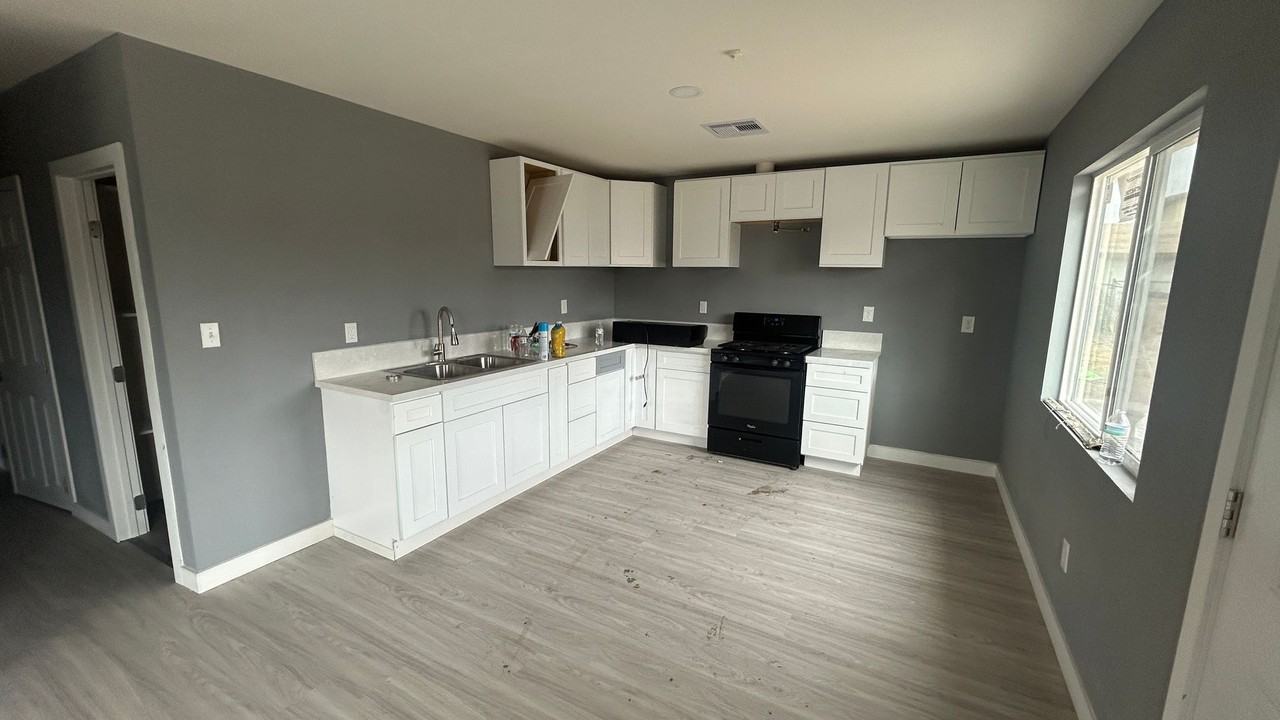 24540 4th St - Photo 3 of 10