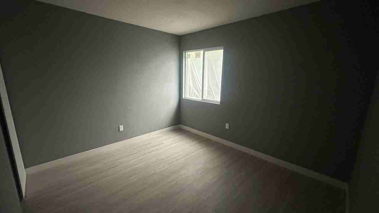 24540 4th St - Photo 5 of 10