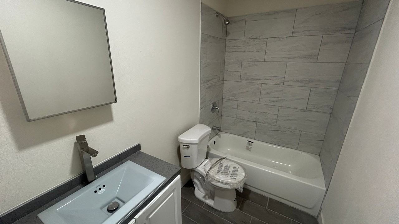 24540 4th St - Photo 6 of 10