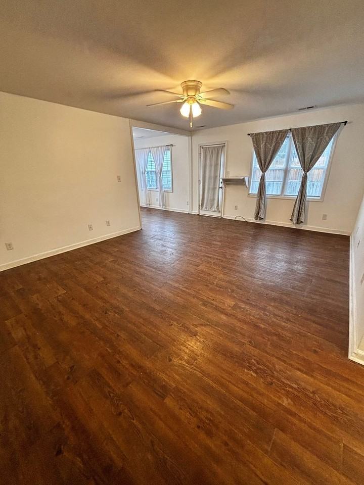 403 Somerset Cv - Photo 2 of 13