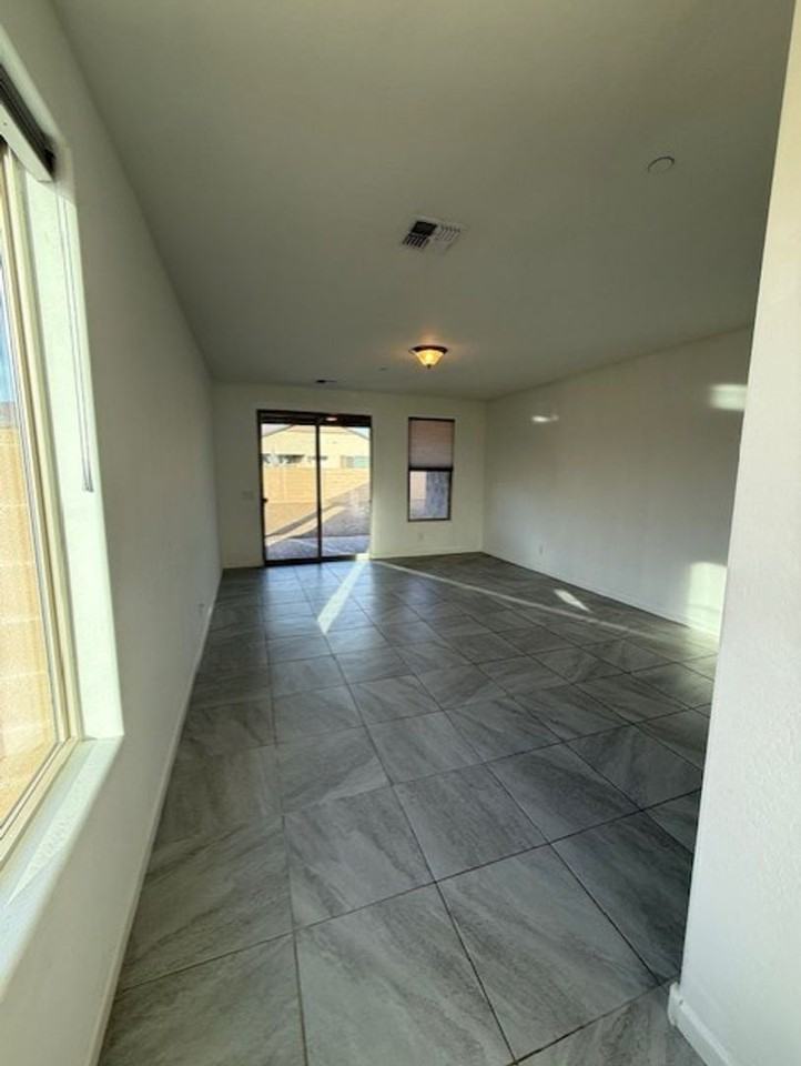 266 Sieber Ct - Photo 2 of 14