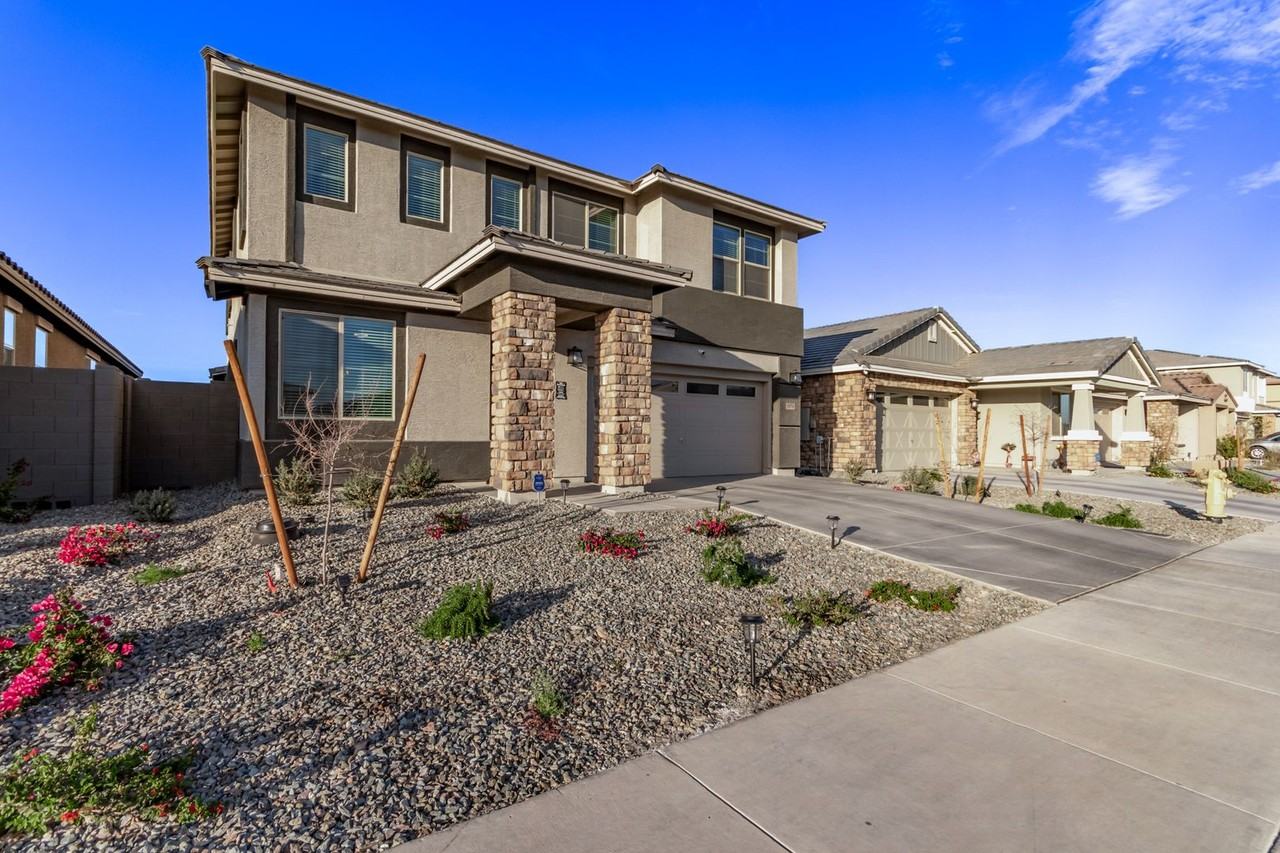 19210 W Solano Dr - Photo 4 of 37