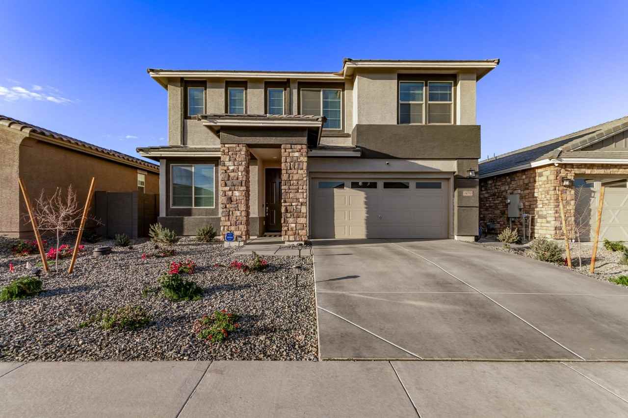 19210 W Solano Dr - Photo 6 of 37