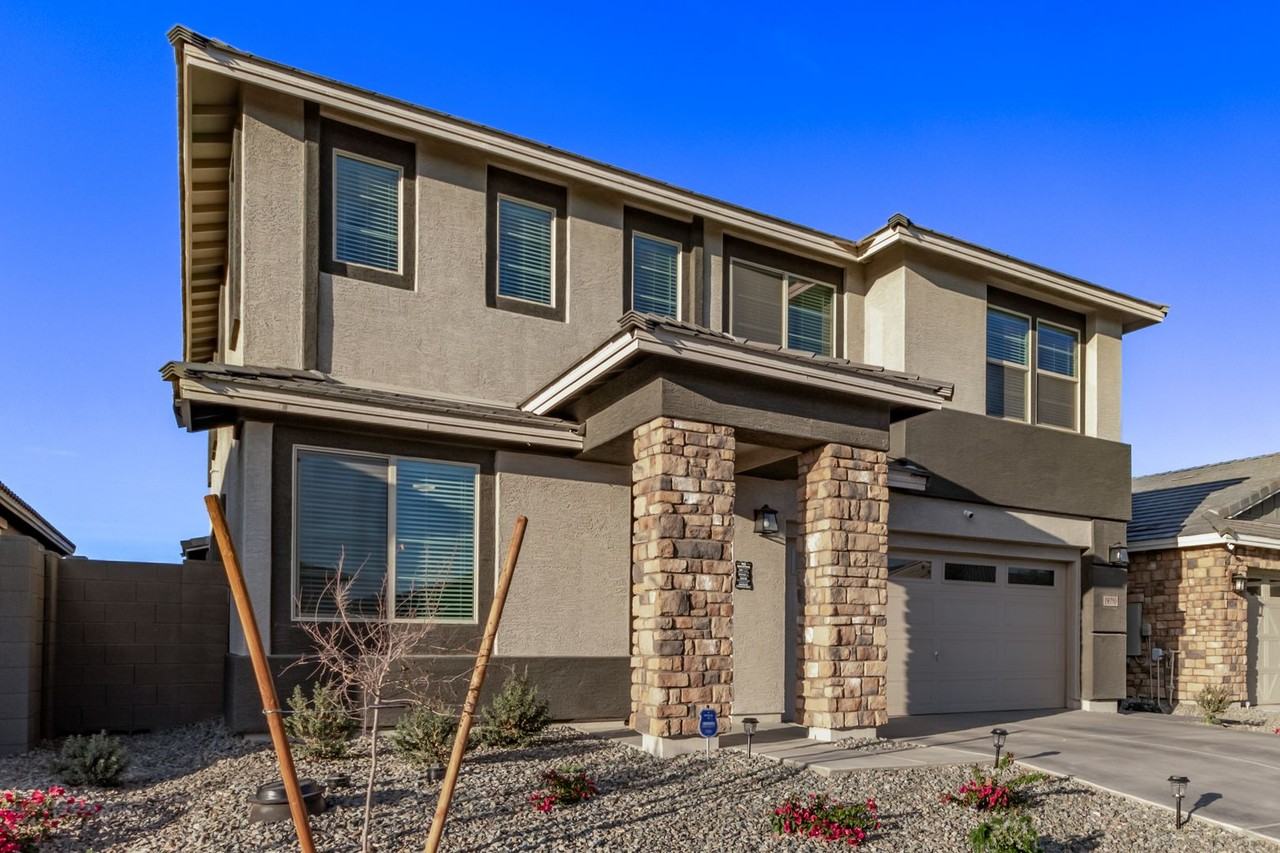 19210 W Solano Dr - Photo 7 of 37