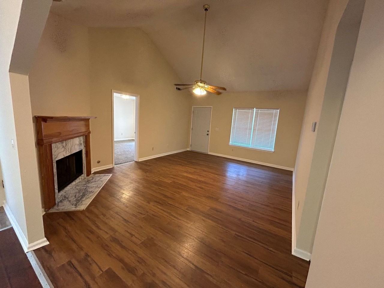 120 Lakeview Dr - Photo 2 of 14