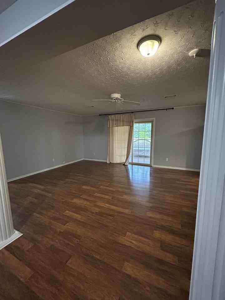 304 Briarhill Rd - Photo 2 of 11