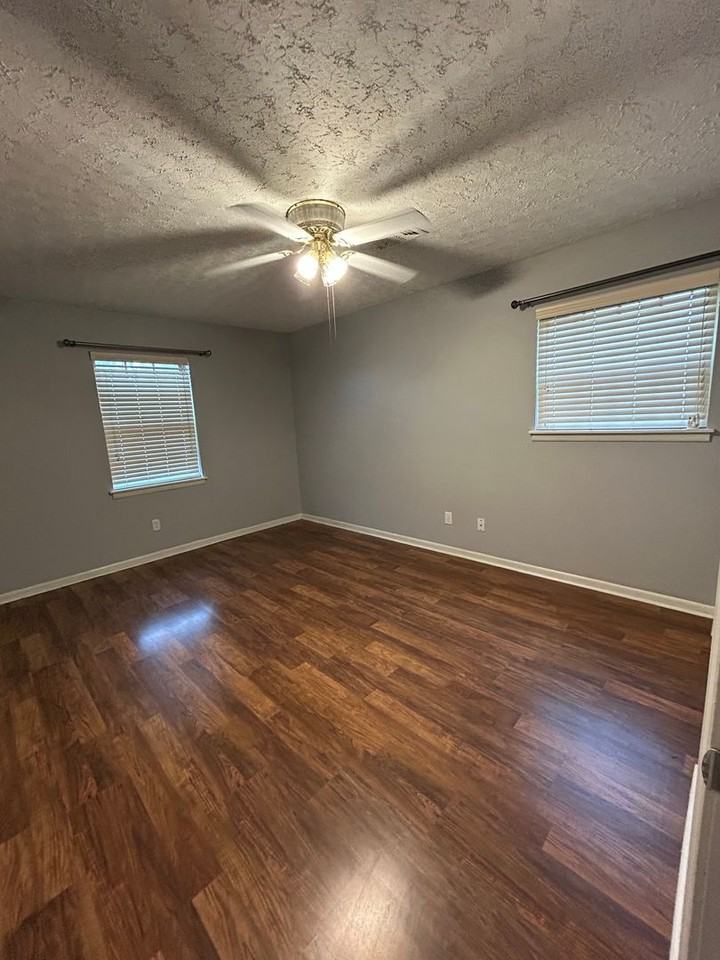 304 Briarhill Rd - Photo 7 of 11