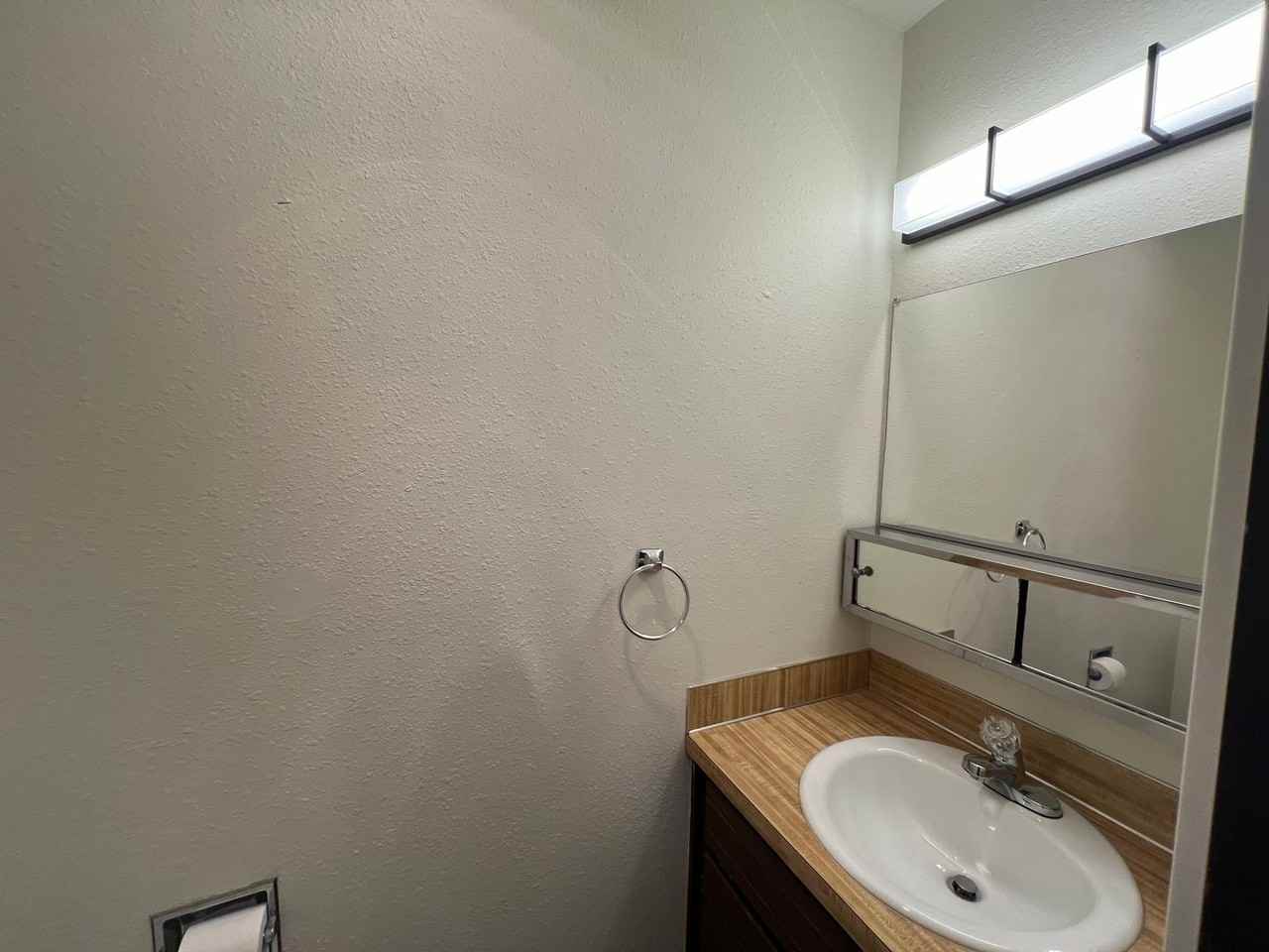 2111 Knox Ave #5 - Photo 5 of 31