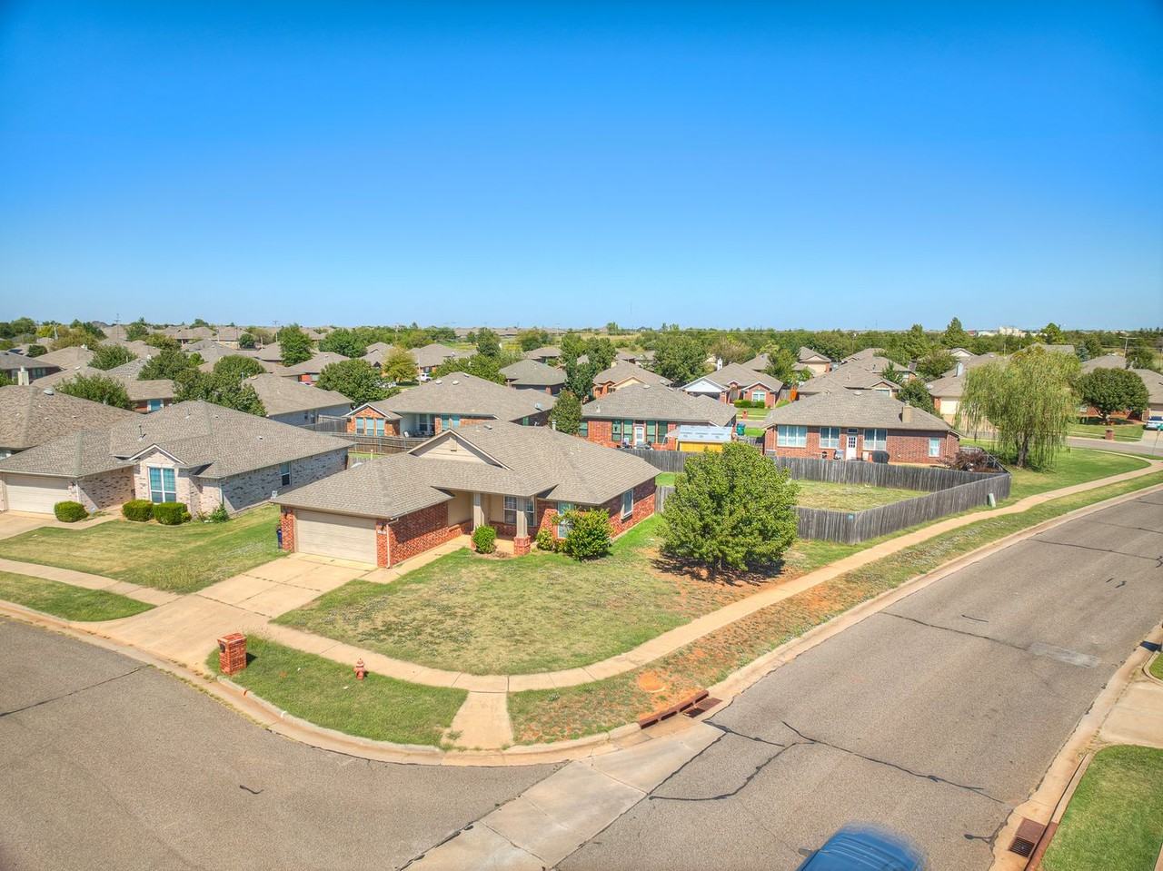 2401 Nw 162nd St - Photo 2 of 28