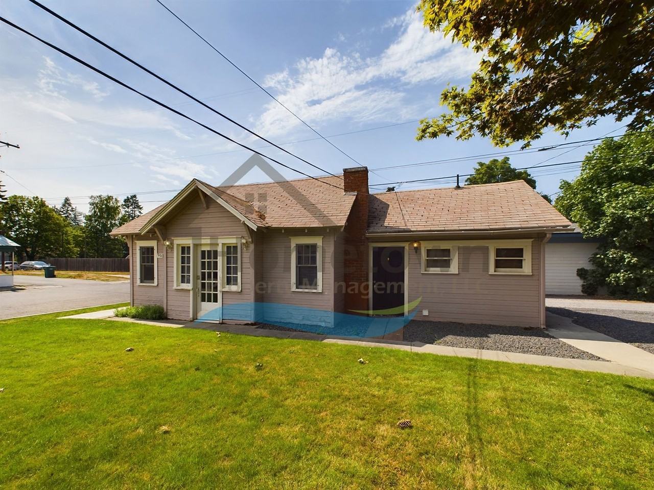 901B N 4th St - Photo 3 of 31