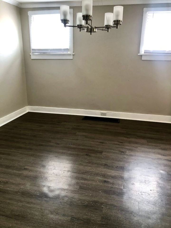 7620 Roslyn St - Photo 6 of 16