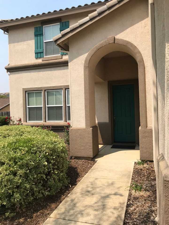 10856 Nestlenook Cir - Photo 3 of 40