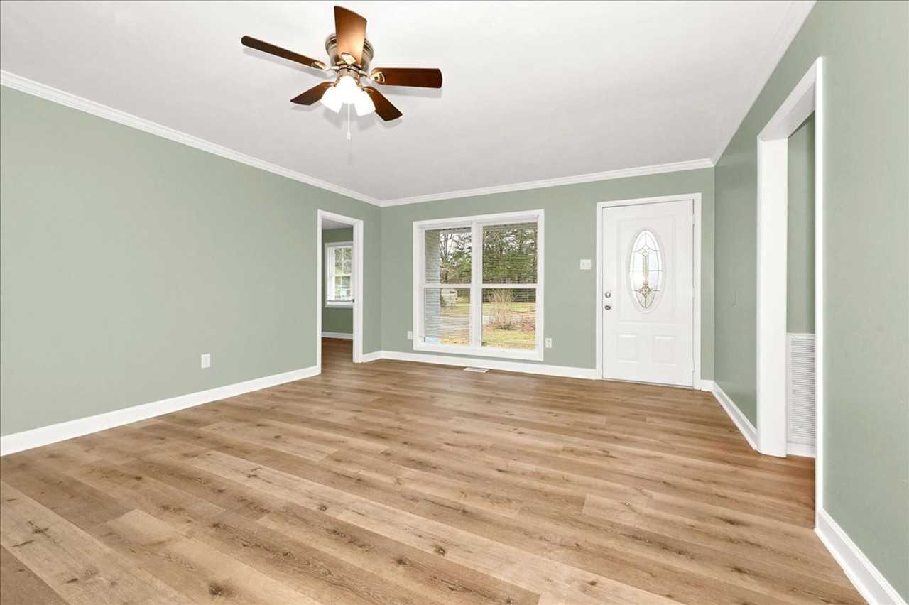 216 13th Ave Sw - Photo 3 of 17