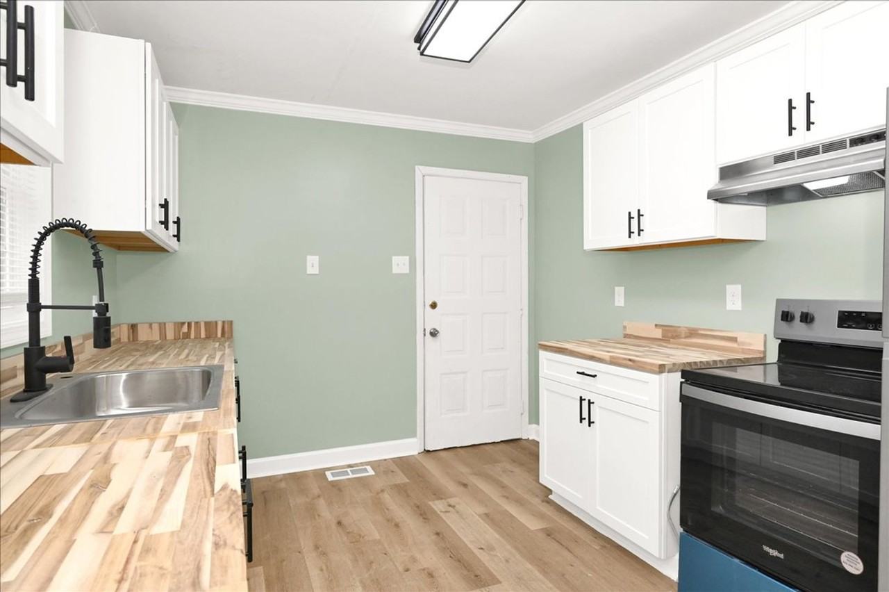 216 13th Ave Sw - Photo 5 of 17