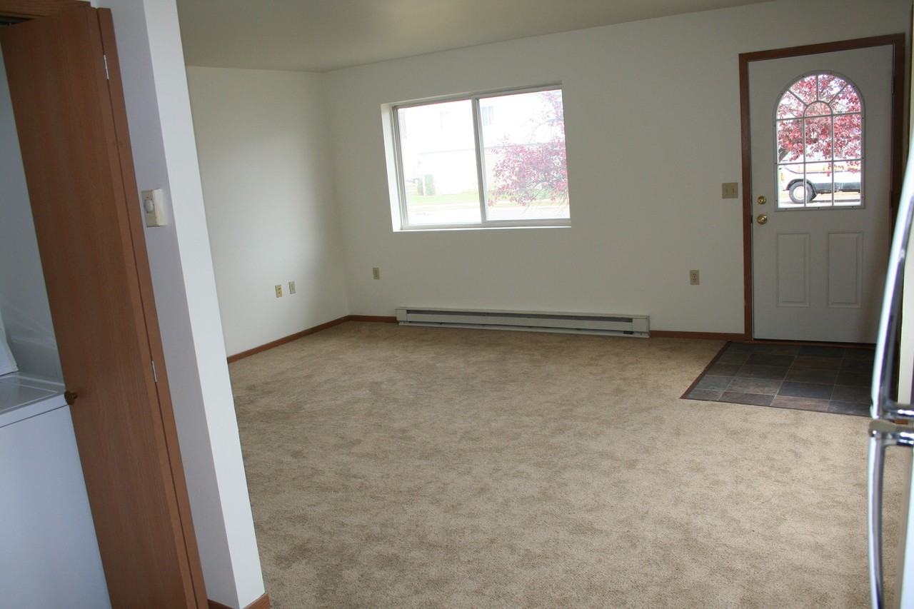 2029 Wilkinson Ave - Photo 2 of 11