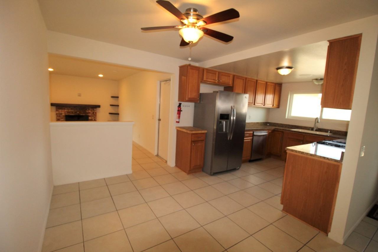 3440 Schooner Walk - Photo 2 of 35