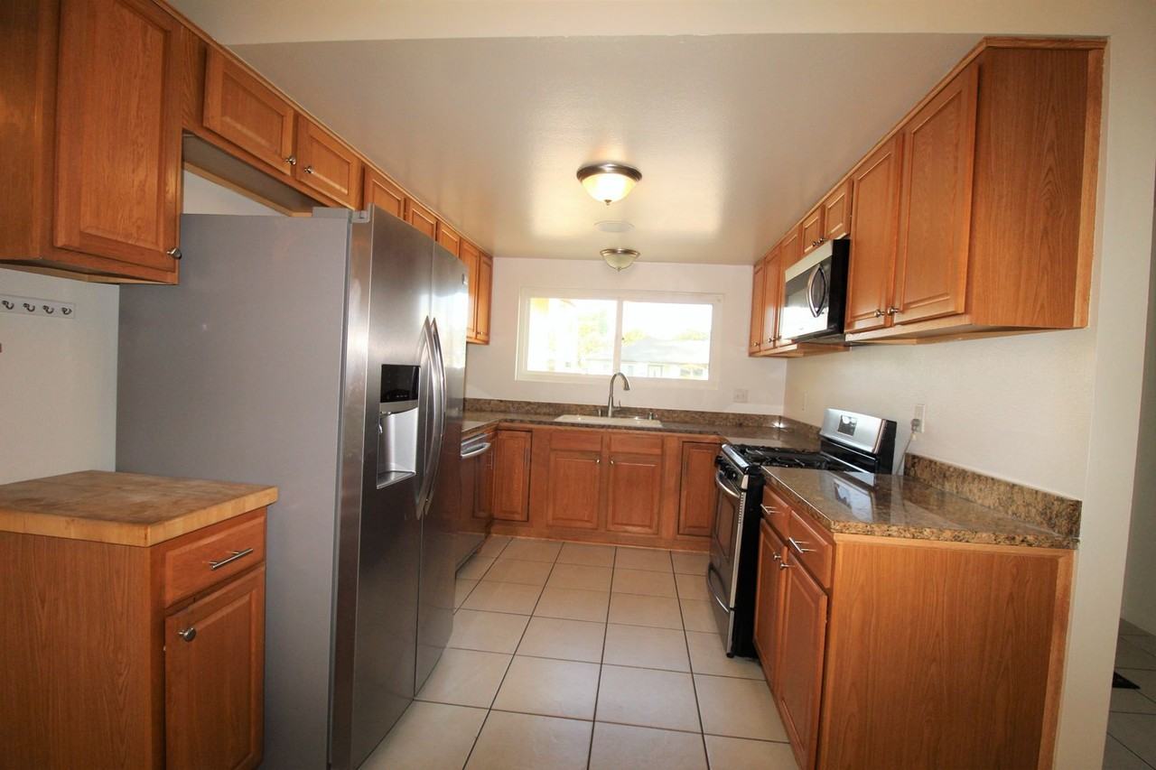 3440 Schooner Walk - Photo 3 of 35