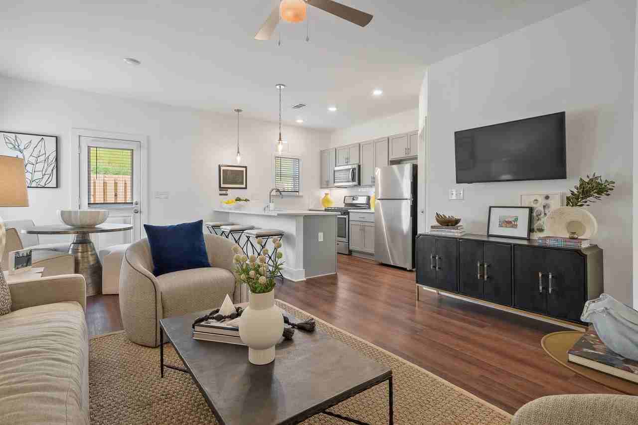 4176 Prentice St - Photo 4 of 33