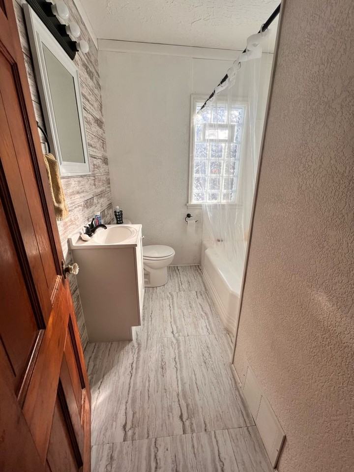 1160 Farrington St - Photo 4 of 16