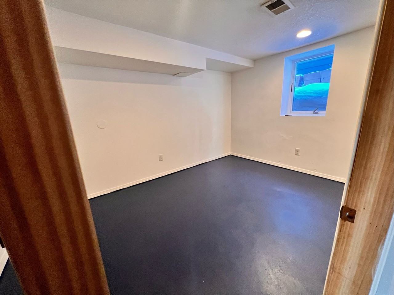 1160 Farrington St - Photo 5 of 16