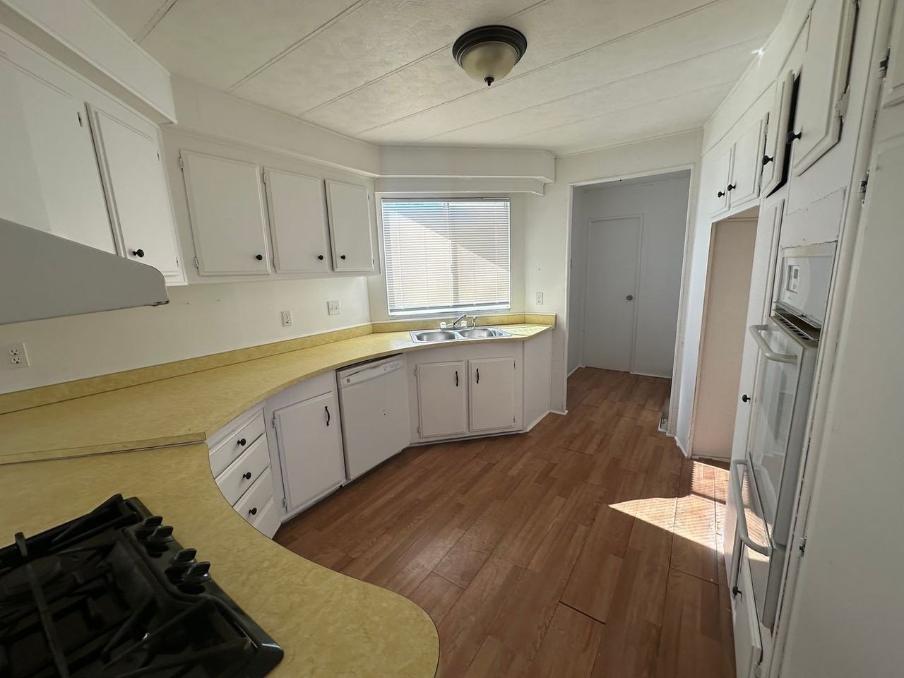1566 W Dolphin Ave - Photo 3 of 17