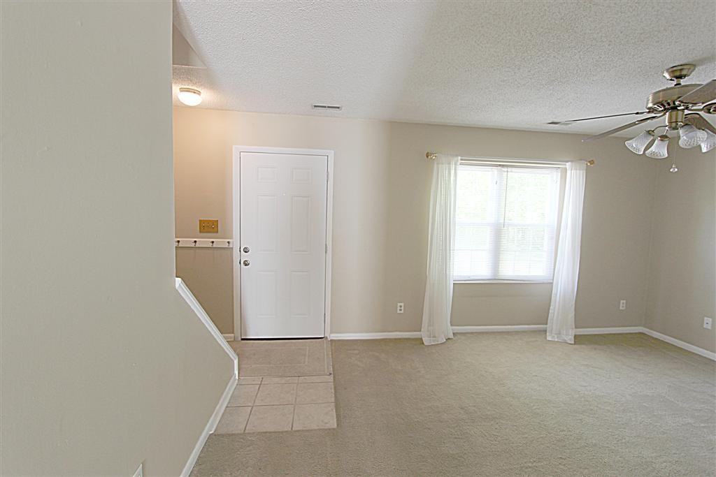 1006 London Company Way - Photo 2 of 17