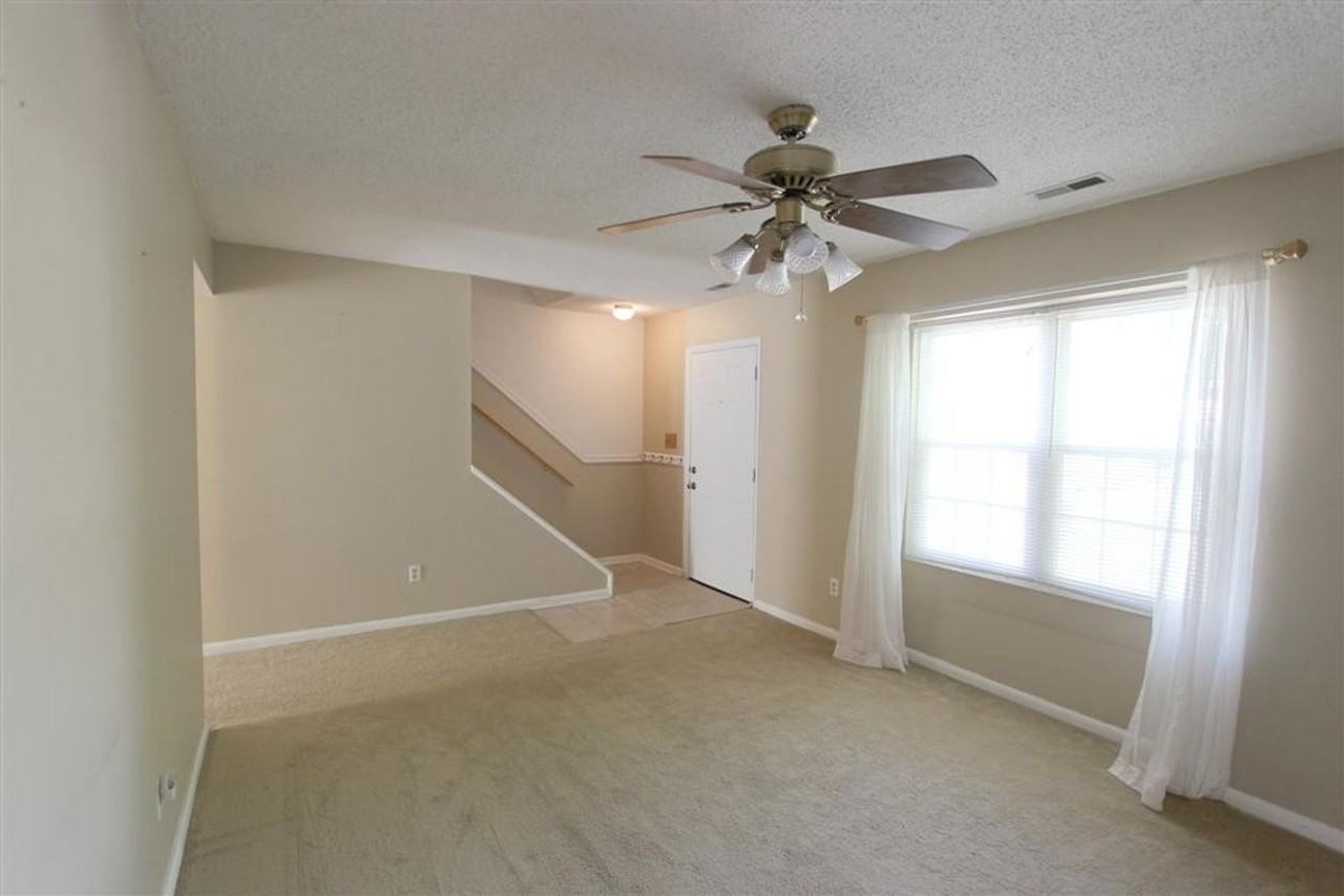 1006 London Company Way - Photo 3 of 17