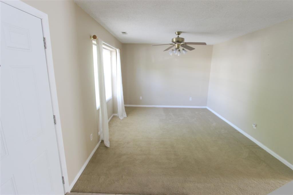 1006 London Company Way - Photo 4 of 17