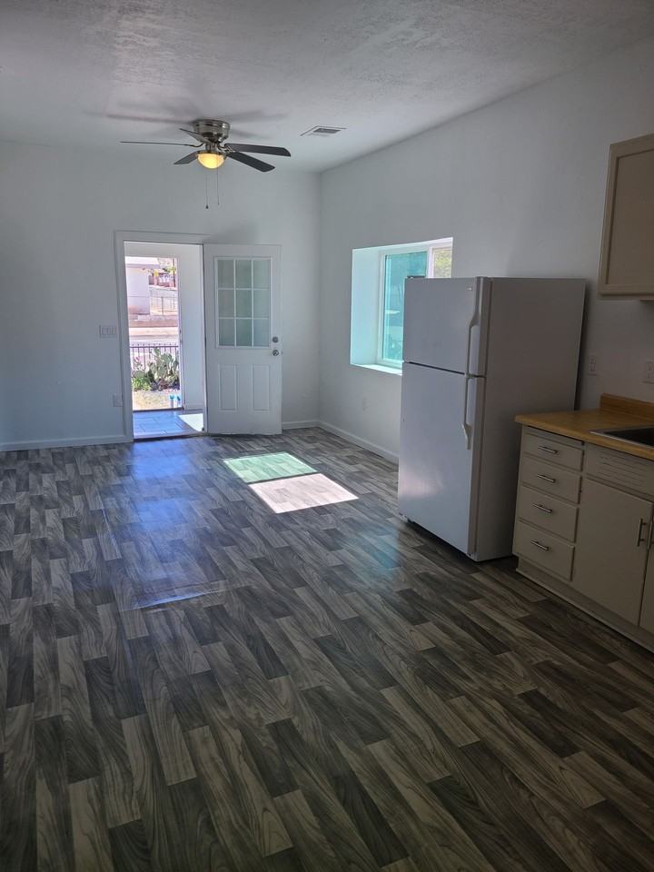 1121 Walter - Photo 5 of 13