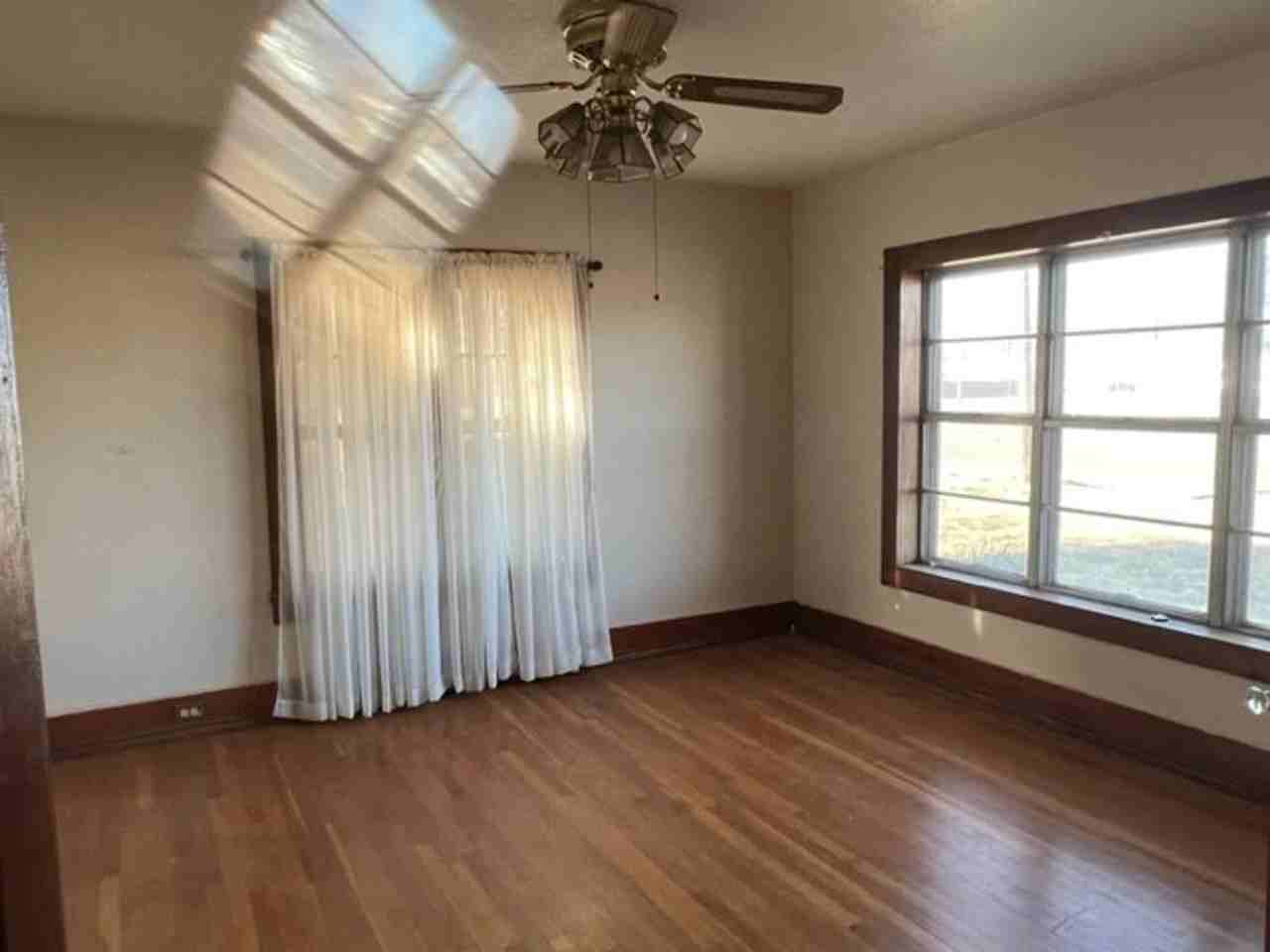 515 W Main St - Photo 5 of 31