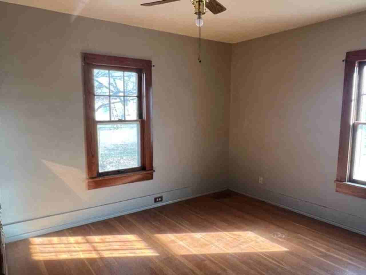 515 W Main St - Photo 6 of 31