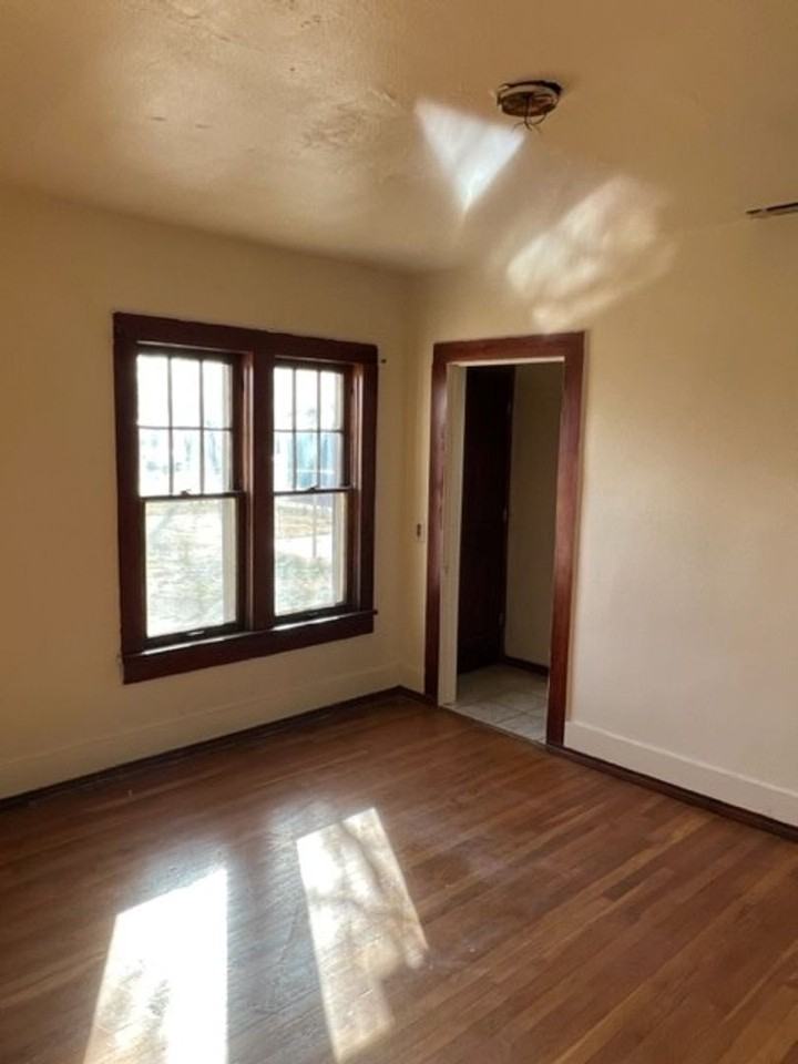 515 W Main St - Photo 7 of 31