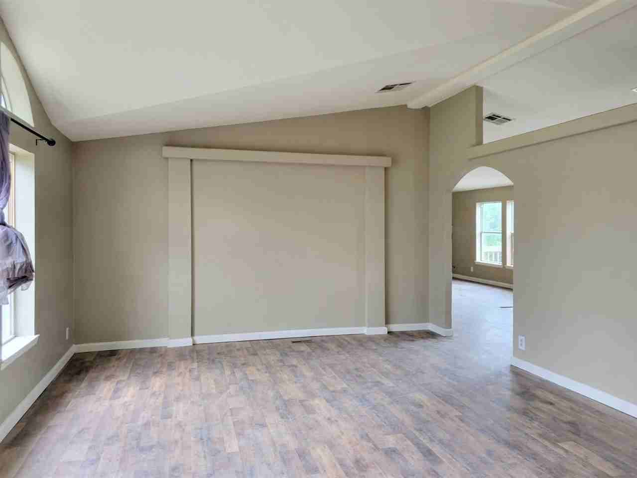 145 Hillcrest Loop - Photo 2 of 23