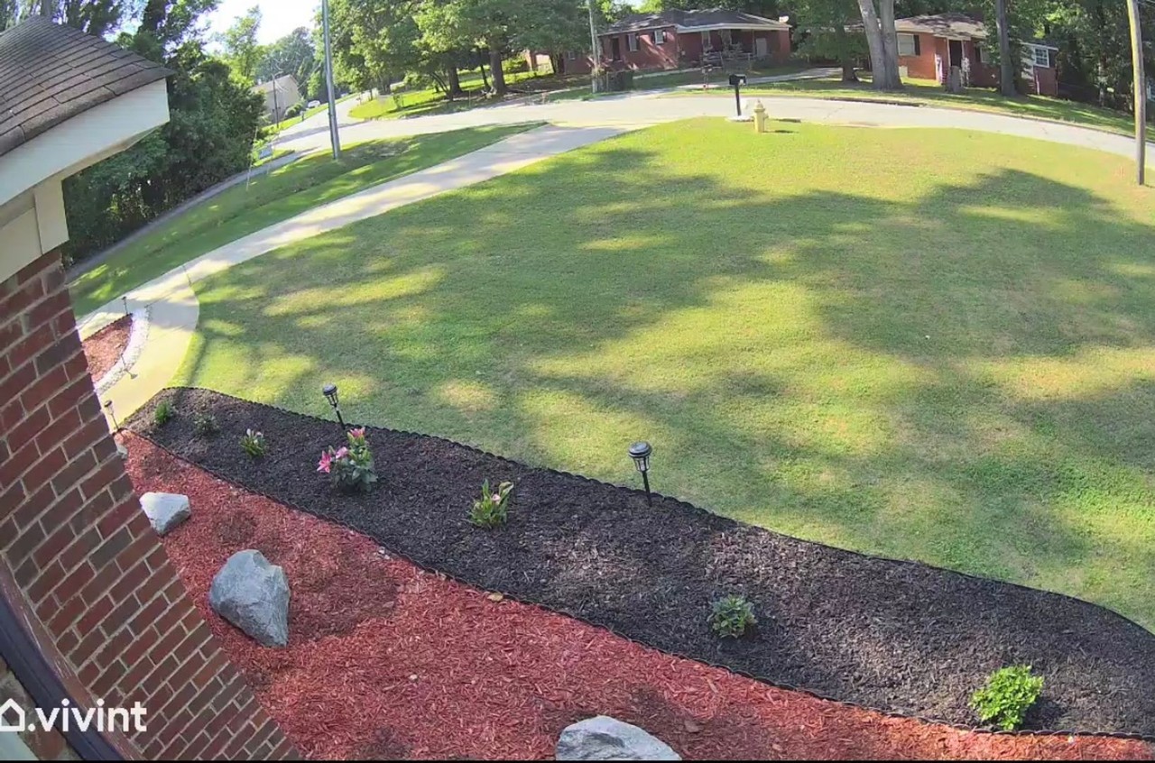 1237 Alta Vista Dr - Photo 3 of 4