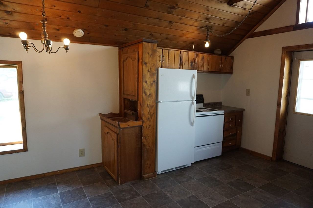 635 W Mason St - Photo 3 of 9