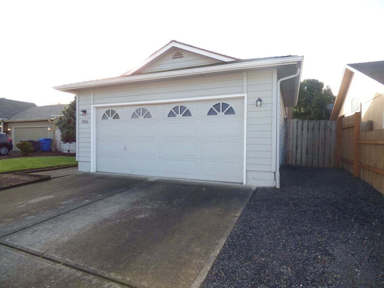 986 Eastwind Ct N - Photo 3 of 25