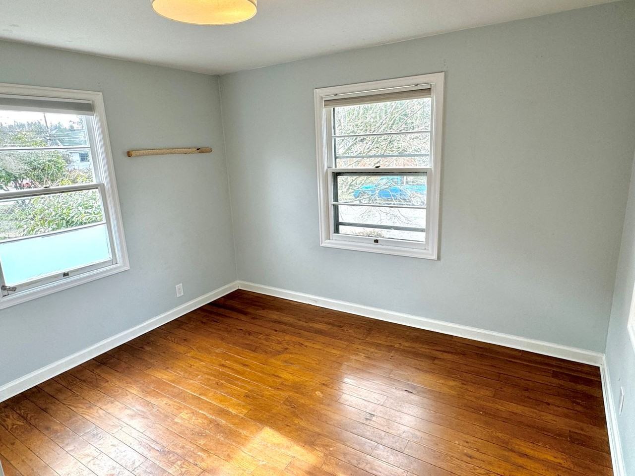 930 Ne 71st Ave - Photo 4 of 22