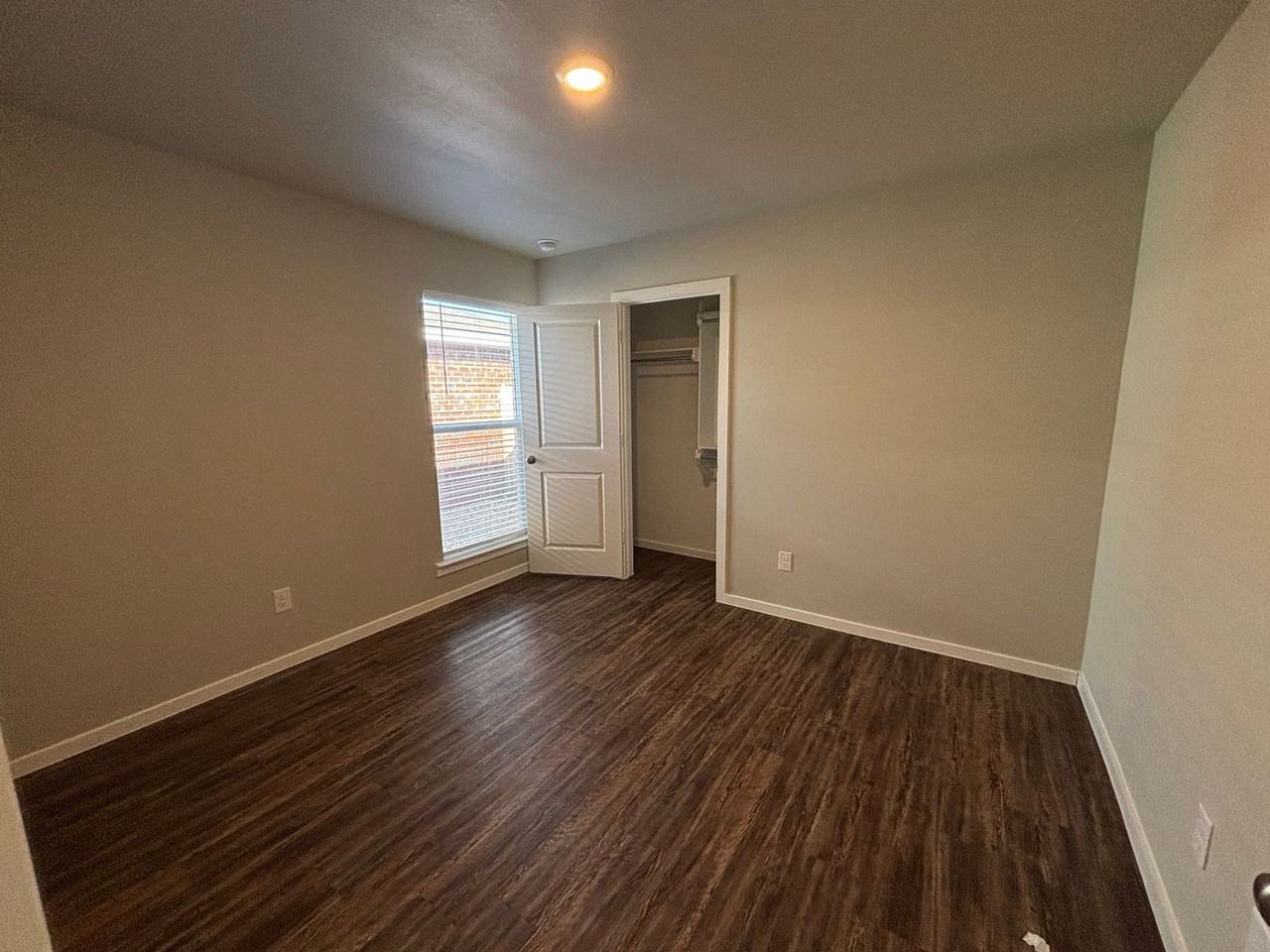 3419 Tiffin Ave - Photo 6 of 19
