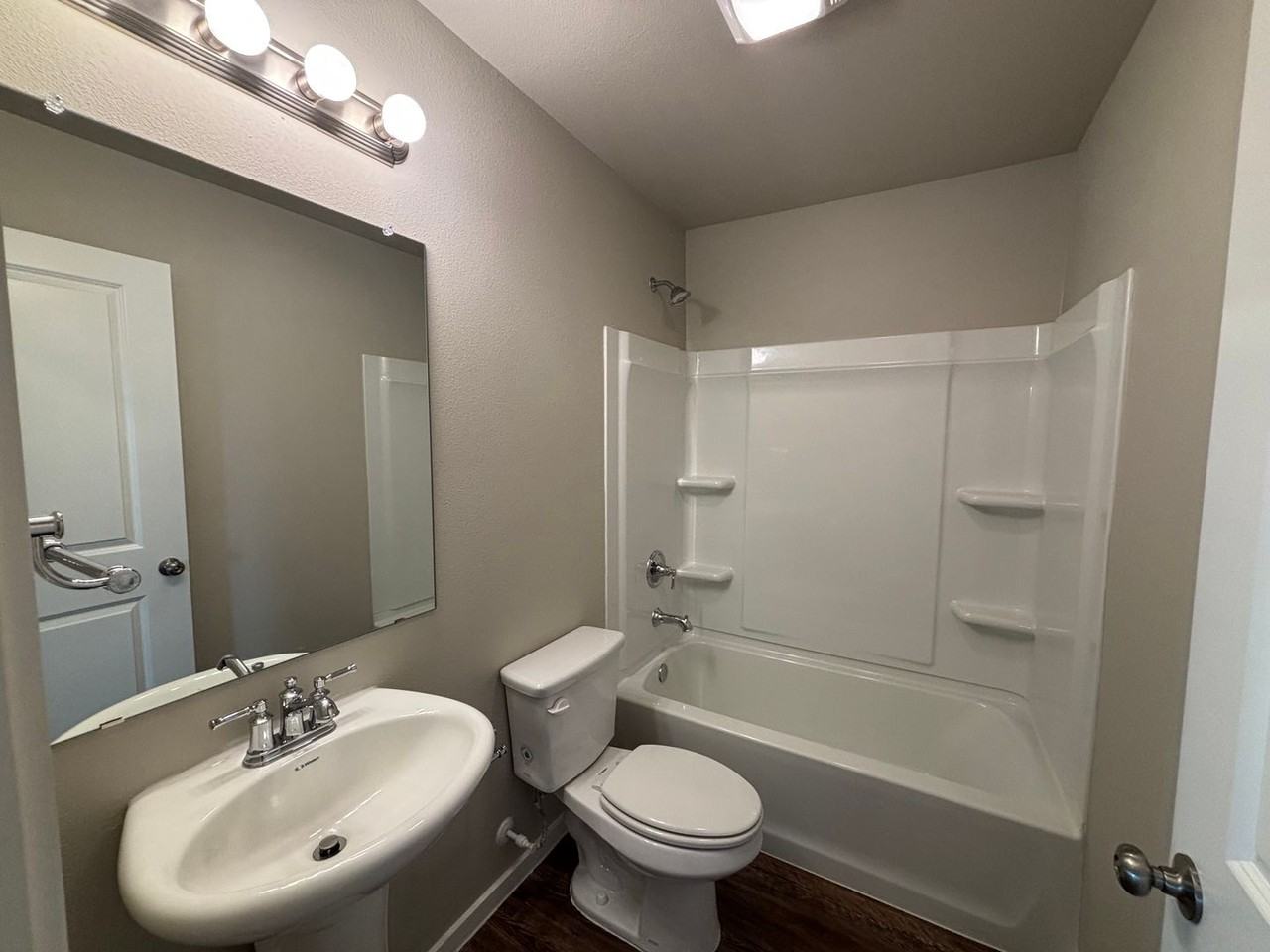 3419 Tiffin Ave - Photo 7 of 19
